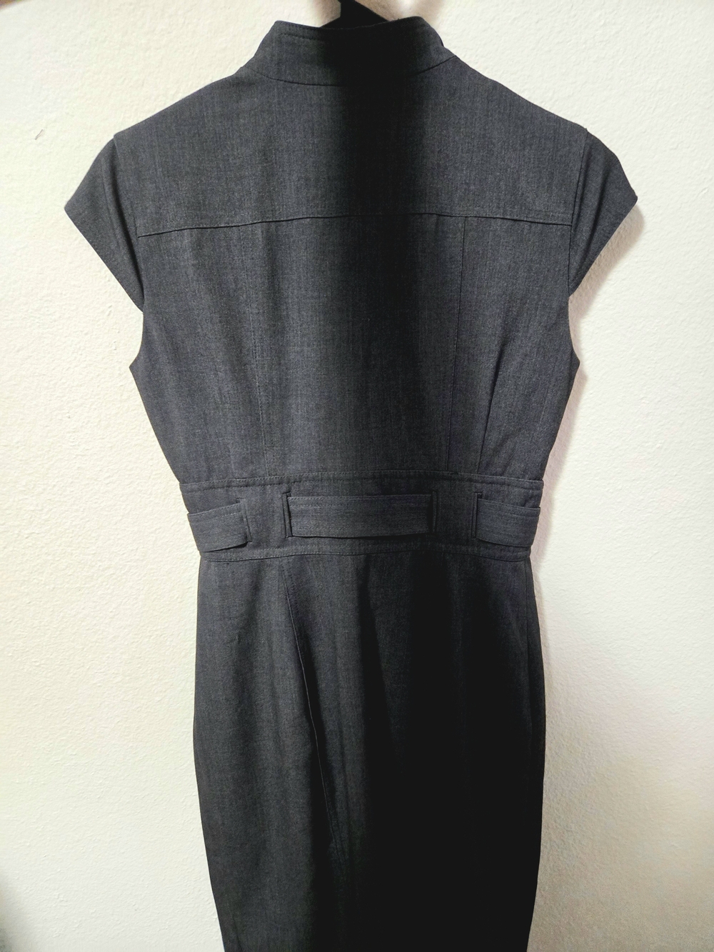 👗 Calvin Klein Belted Dress - Picture 2 of 3